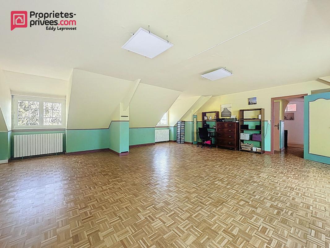 PERRIERS-EN-BEAUFICEL Splendide propriété de 197m² 10