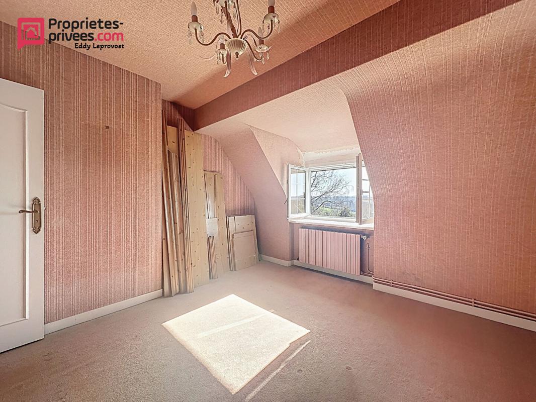 PERRIERS-EN-BEAUFICEL Splendide propriété de 197m² 11