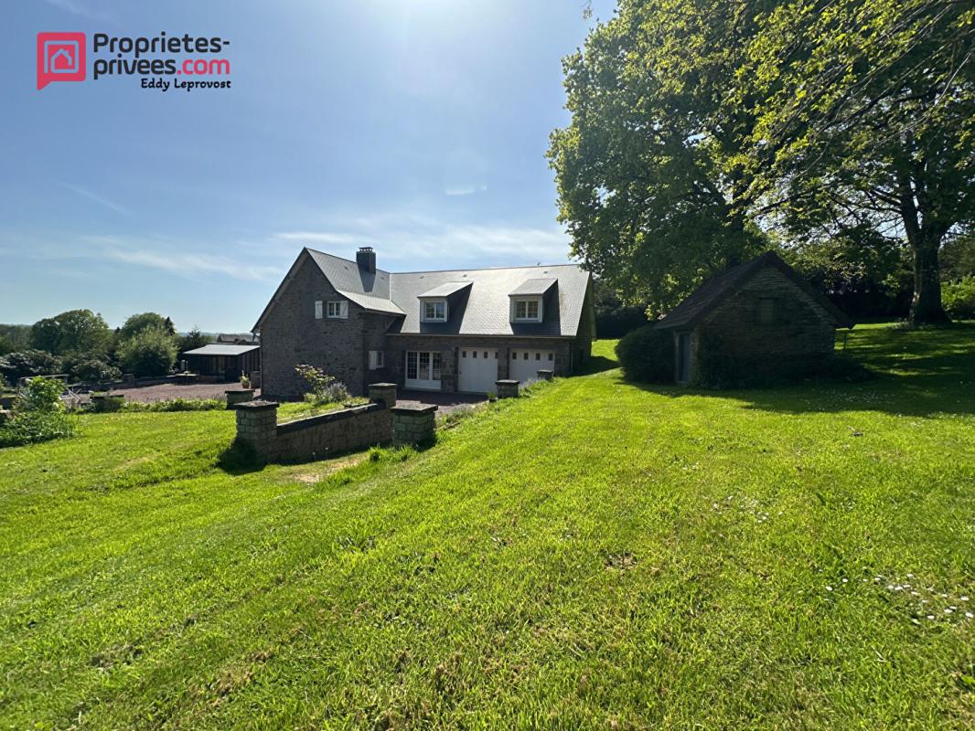 PERRIERS-EN-BEAUFICEL Splendide propriété de 197m² 3