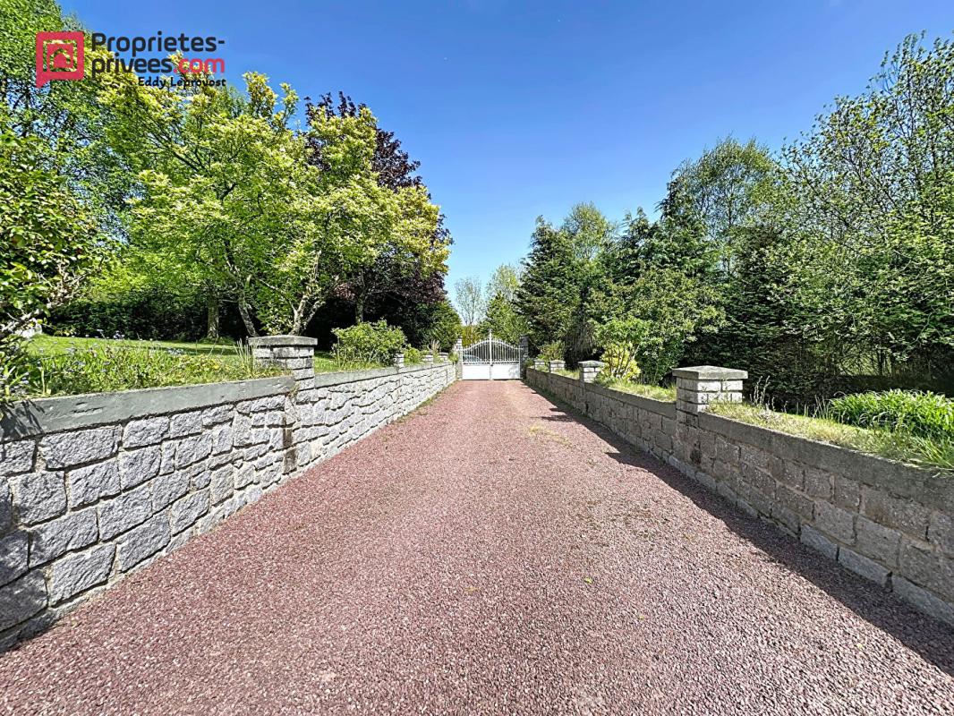 PERRIERS-EN-BEAUFICEL Splendide propriété de 197m² 4