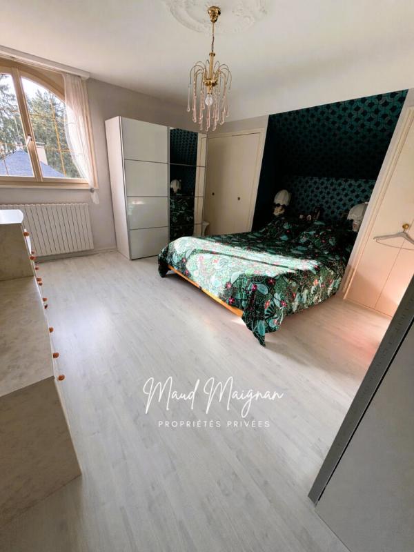 SEGRE Propriété familiale, très beaux volumes, piscine et atelier, cadre calme et sans vis-à-vis 11