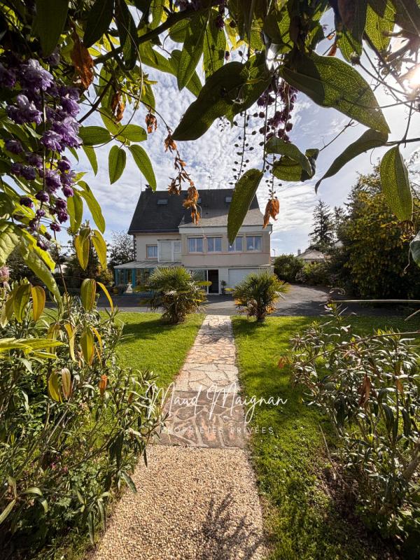 SEGRE Propriété familiale, très beaux volumes, piscine et atelier, cadre calme et sans vis-à-vis 16