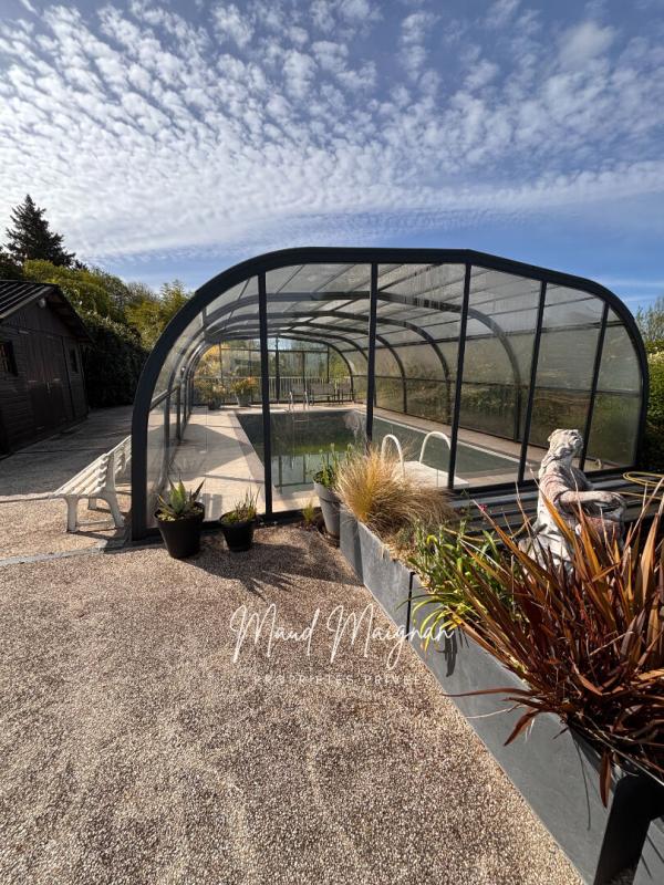 SEGRE Propriété familiale, très beaux volumes, piscine et atelier, cadre calme et sans vis-à-vis 3