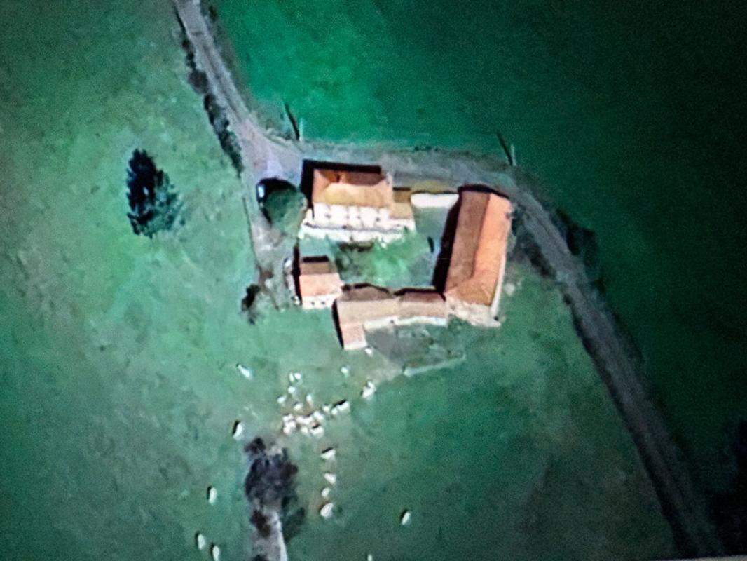 BULLY Corps de ferme  Bully avec une maison d'habitation de 107 m² rénovée 1