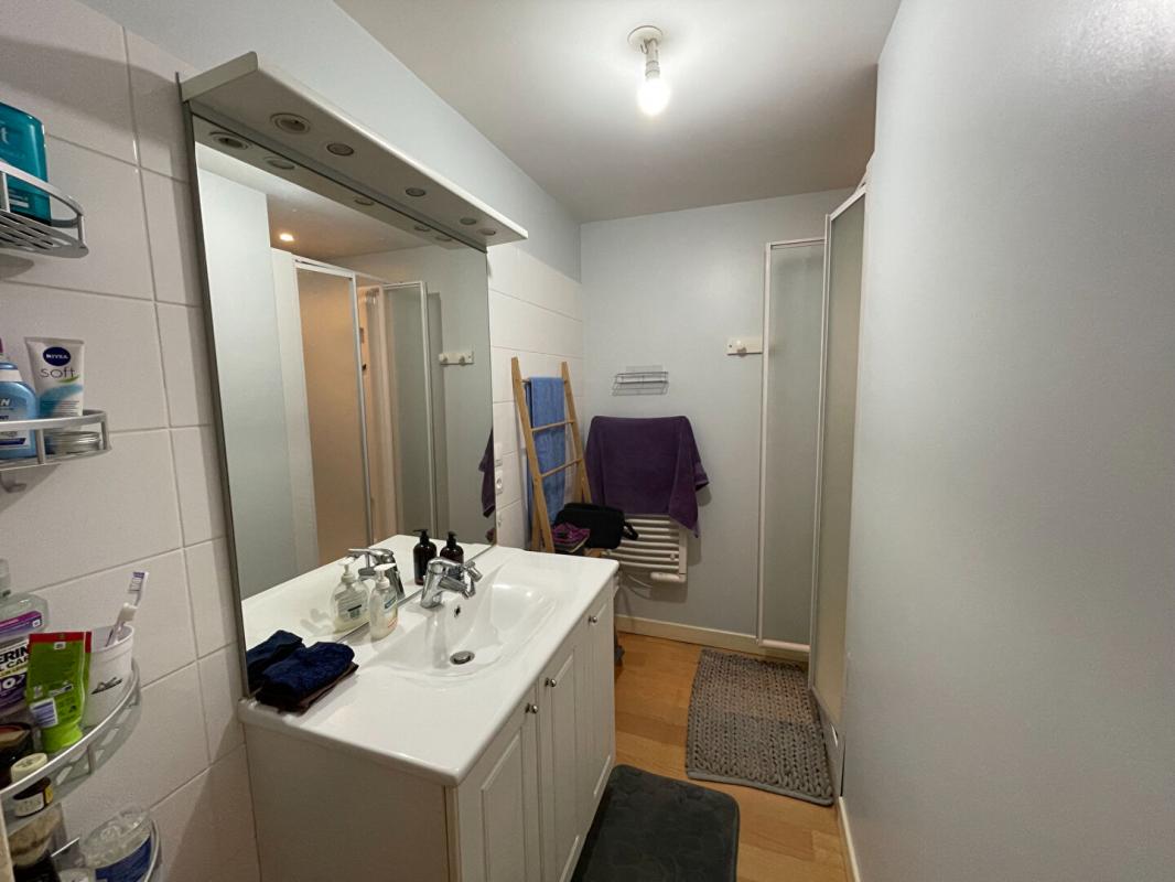 BULLY Corps de ferme  Bully avec une maison d'habitation de 107 m² rénovée 15