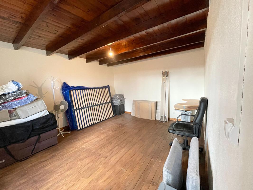 BULLY Corps de ferme  Bully avec une maison d'habitation de 107 m² rénovée 16