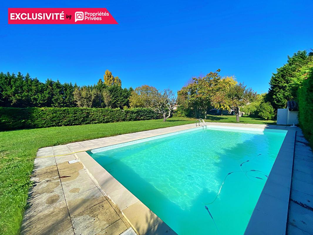 SAINT-PAUL Maison Saint Paul 6 pièce(s) 122,5 m2 piscine et jardin 3000 m2 10