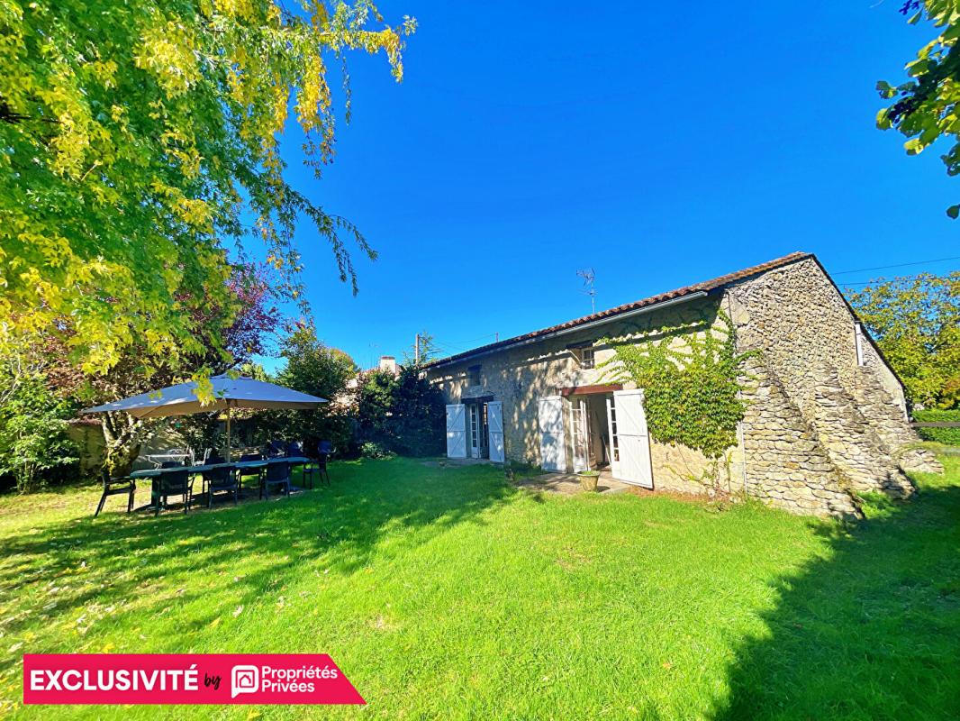 SAINT-PAUL Maison Saint Paul 6 pièce(s) 122,5 m2 piscine et jardin 3000 m2 2