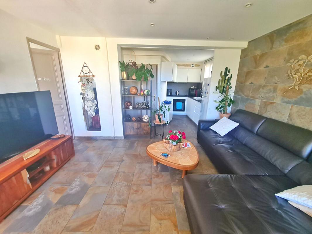 BANDOL APPARTEMENT T2 AVEC JARDIN- PROCHE PLAGES 5