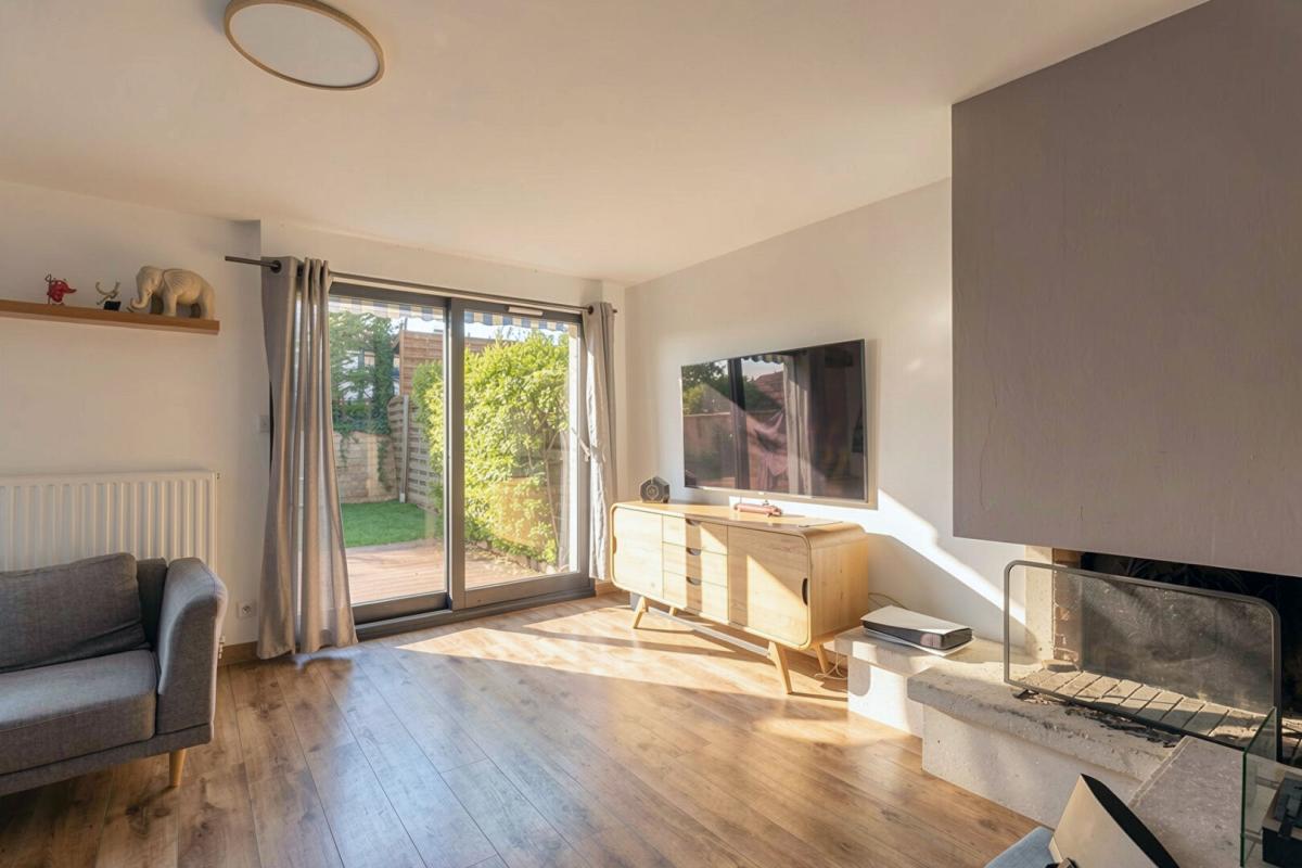FRANCHEVILLE EXCLUSIVITE - Francheville (69) - Maison 5 pièce(s) 111 m2 3