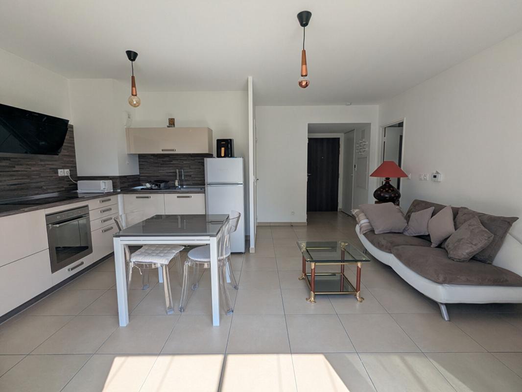 TASSIN-LA-DEMI-LUNE Coup de coeur - TASSIN LE BOURG - Appartement lumineux avec grand balcon plein sud au calme 4