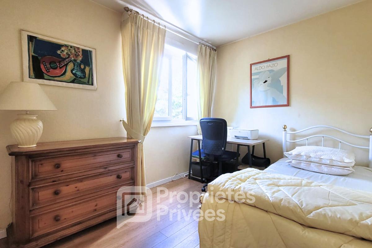 LES ULIS T4 lumineux avec loggia dans résidence calme 11