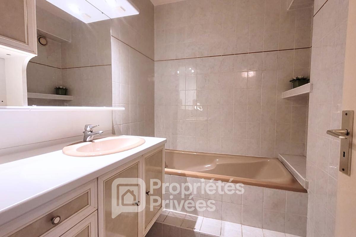 LES ULIS T4 lumineux avec loggia dans résidence calme 12