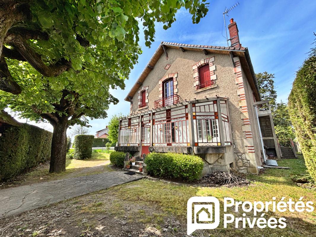 MEHUN-SUR-YEVRE Maison de caractère ? 185 m² ? Mehun-sur-Yèvre (18500) 1