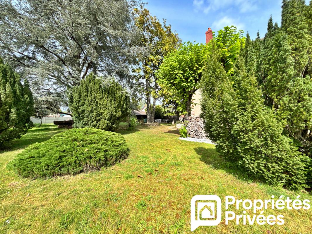 MEHUN-SUR-YEVRE Maison de caractère ? 185 m² ? Mehun-sur-Yèvre (18500) 17