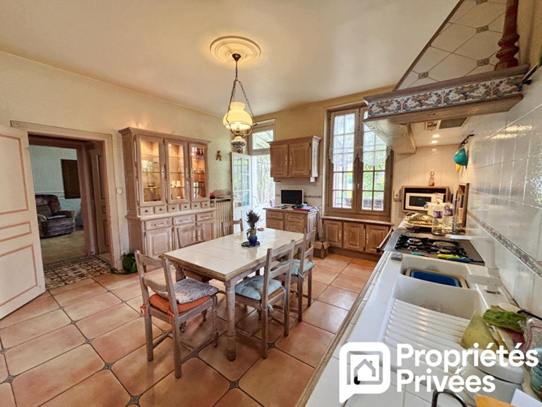 MEHUN-SUR-YEVRE Maison de caractère ? 185 m² ? Mehun-sur-Yèvre (18500) 5
