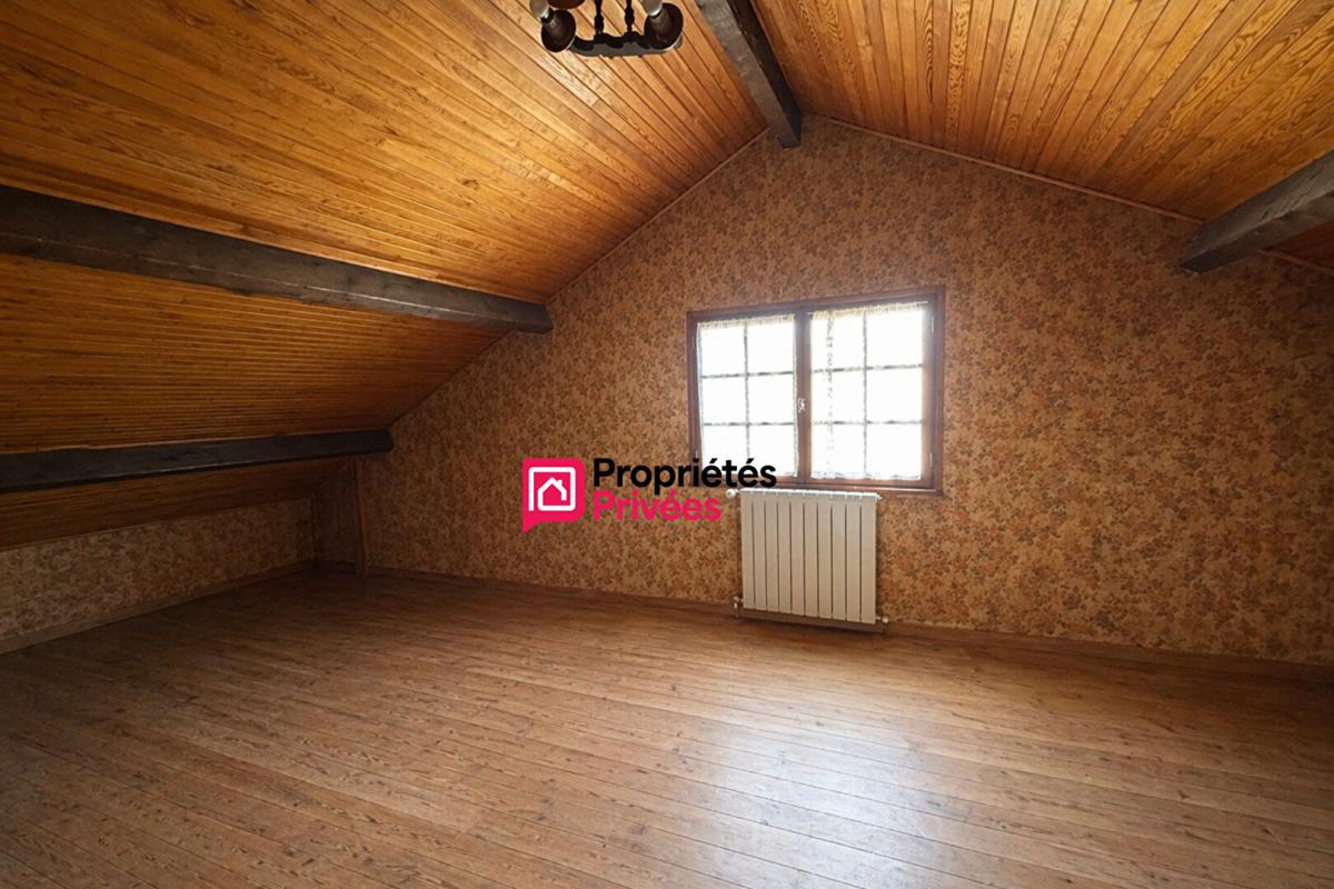 SAINT-OURS Maison  T4  de 127m² au coeur de Saint Ours 63230 avec jardin et garage à vendre 11