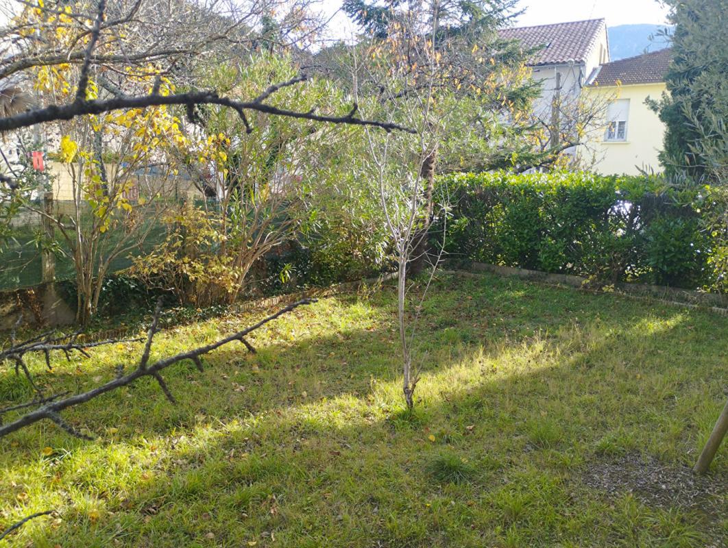 QUILLAN MAISON DE STYLE ART DECO 17