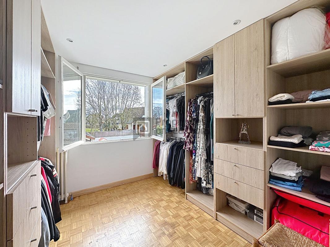 GRETZ-ARMAINVILLIERS Maison Gretz Armainvilliers GRAND GARAGE et DEPENDANCE 11