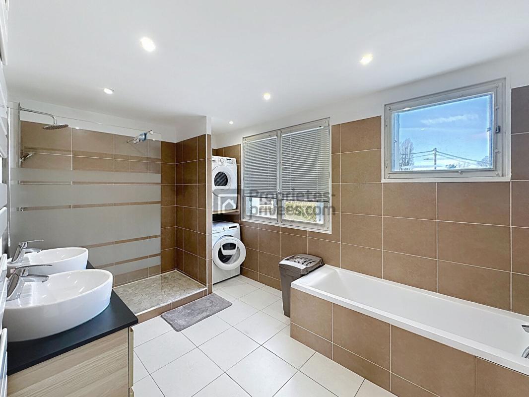 GRETZ-ARMAINVILLIERS Maison Gretz Armainvilliers GRAND GARAGE et DEPENDANCE 13