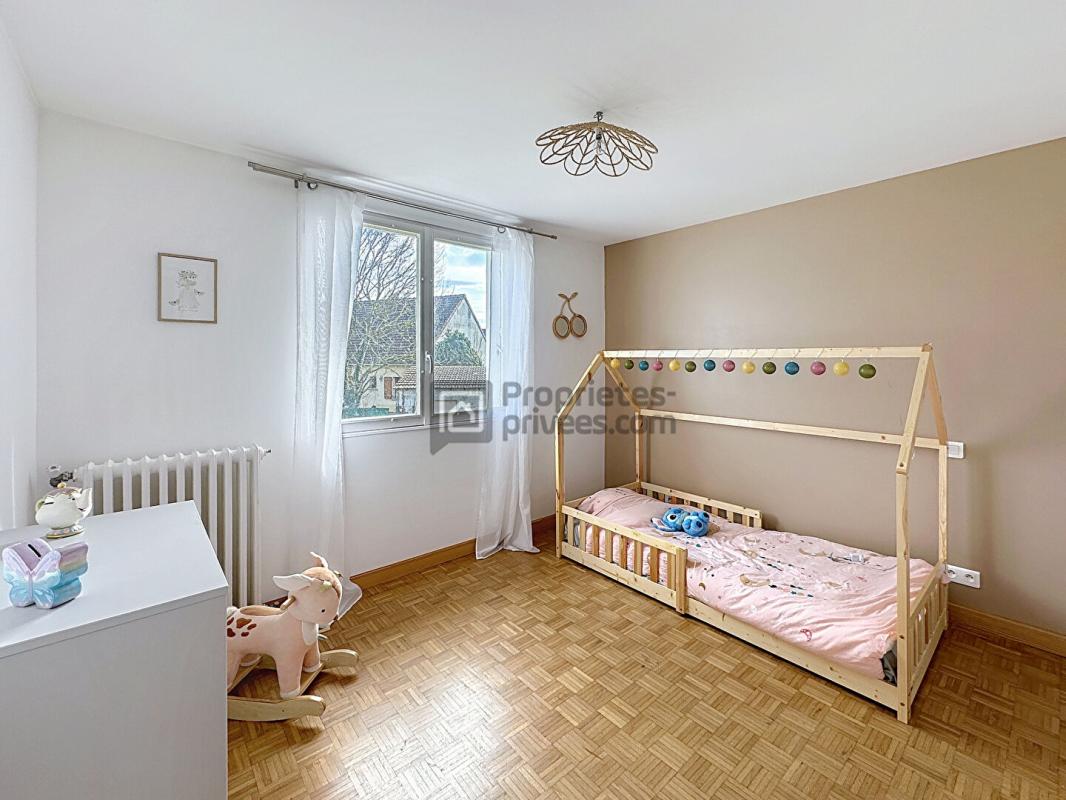 GRETZ-ARMAINVILLIERS Maison Gretz Armainvilliers GRAND GARAGE et DEPENDANCE 15