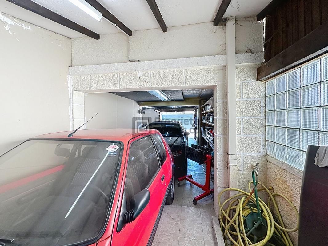 GRETZ-ARMAINVILLIERS Maison Gretz Armainvilliers GRAND GARAGE et DEPENDANCE 17