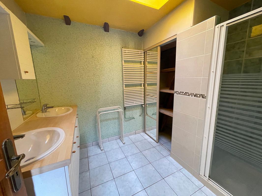 LEGUILLAC-DE-CERCLES Maison  de charme en pierre 12