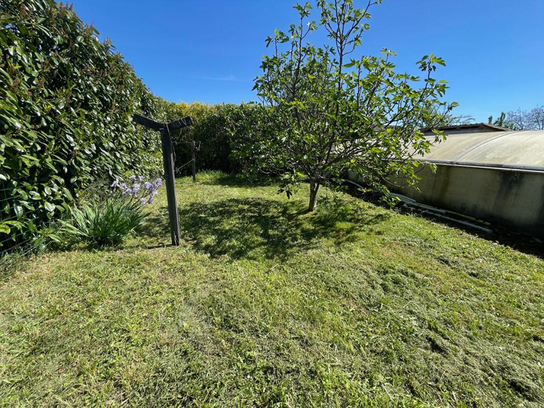 LEGUILLAC-DE-CERCLES Maison  de charme en pierre 16