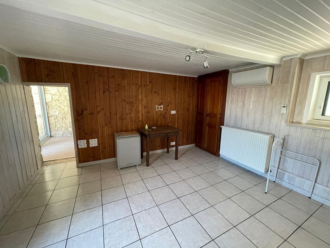 LEGUILLAC-DE-CERCLES Maison  de charme en pierre 7