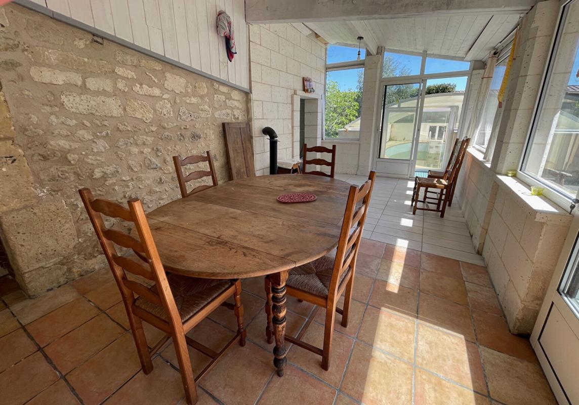 LEGUILLAC-DE-CERCLES Maison  de charme en pierre 9