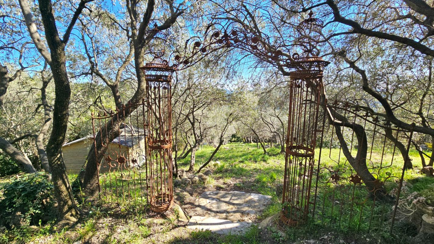 CLAVIERS Villa dans un cadre naturel avec vue dégagée 2