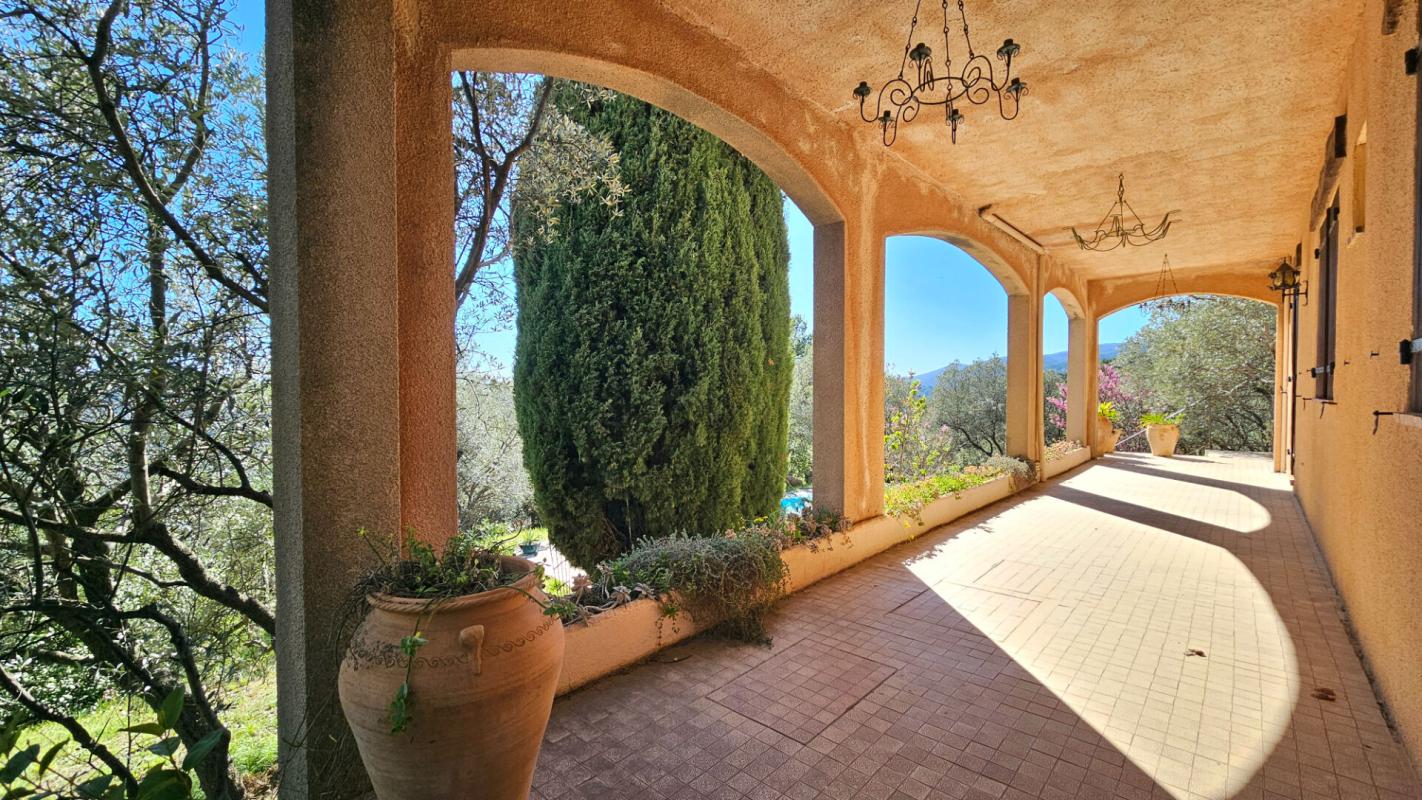 CLAVIERS Villa dans un cadre naturel avec vue dégagée 3