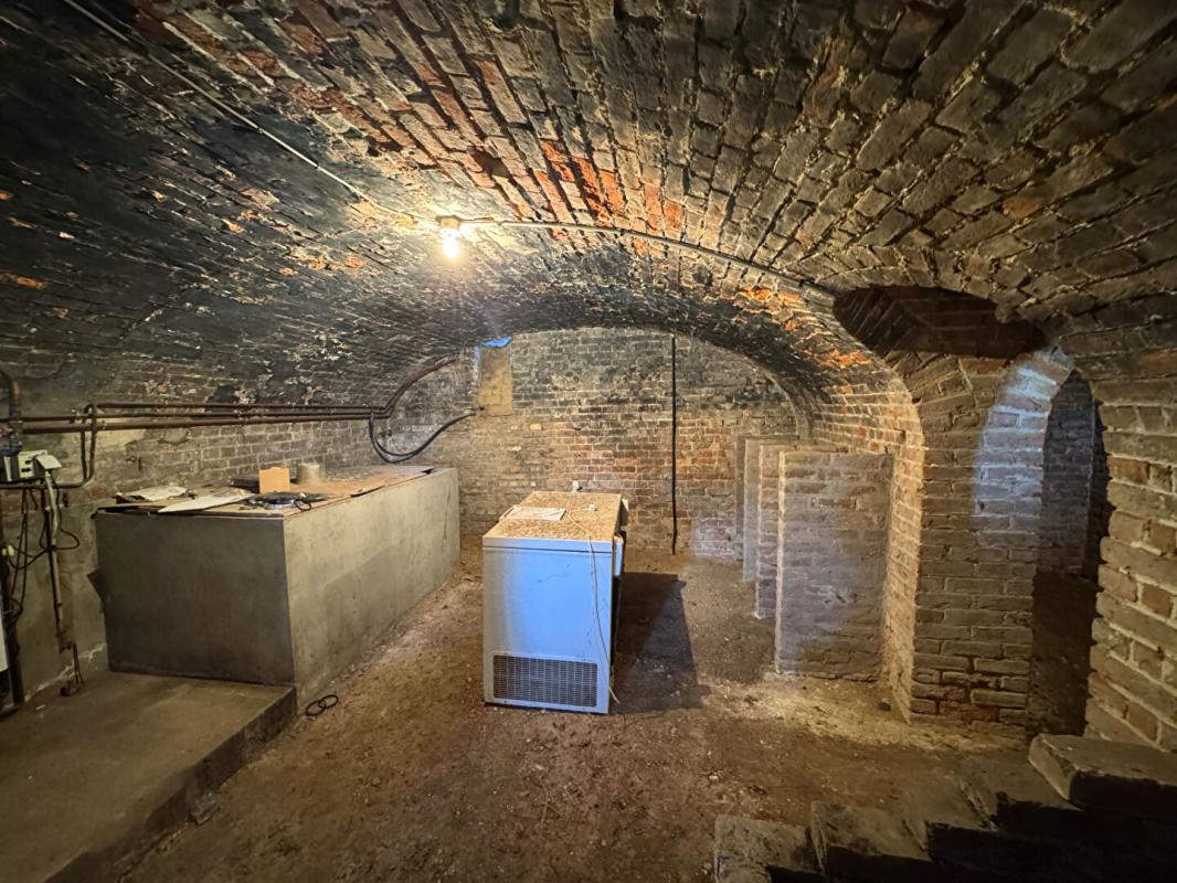 FERRIERES Maison de 1900, 91m2, 2 chambres , jardin , cave, à Ferrières (10mn d'AMIENS) ..... très gros potentiel 13