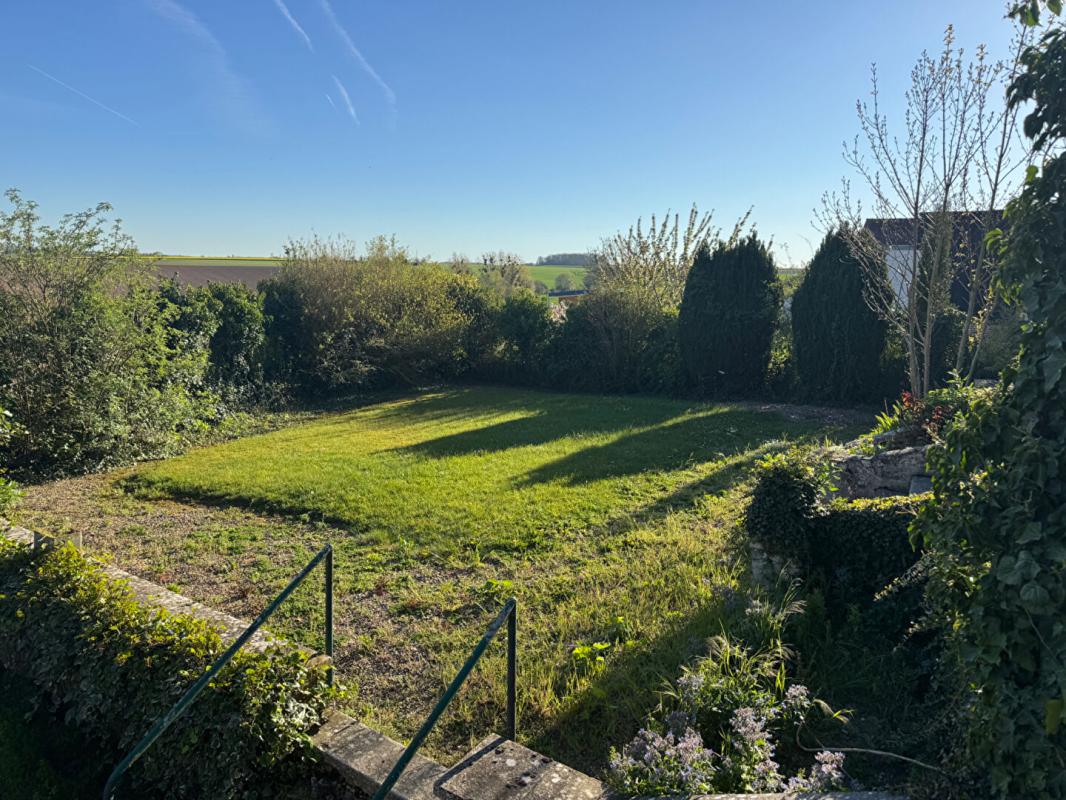 FERRIERES Maison de 1900, 91m2, 2 chambres , jardin , cave, à Ferrières (10mn d'AMIENS) ..... très gros potentiel 2