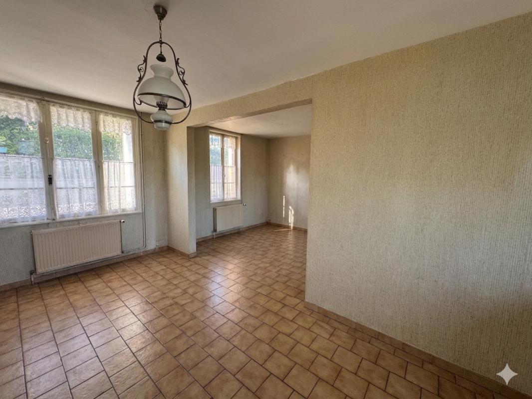 FERRIERES Maison de 1900, 91m2, 2 chambres , jardin , cave, à Ferrières (10mn d'AMIENS) ..... très gros potentiel 5