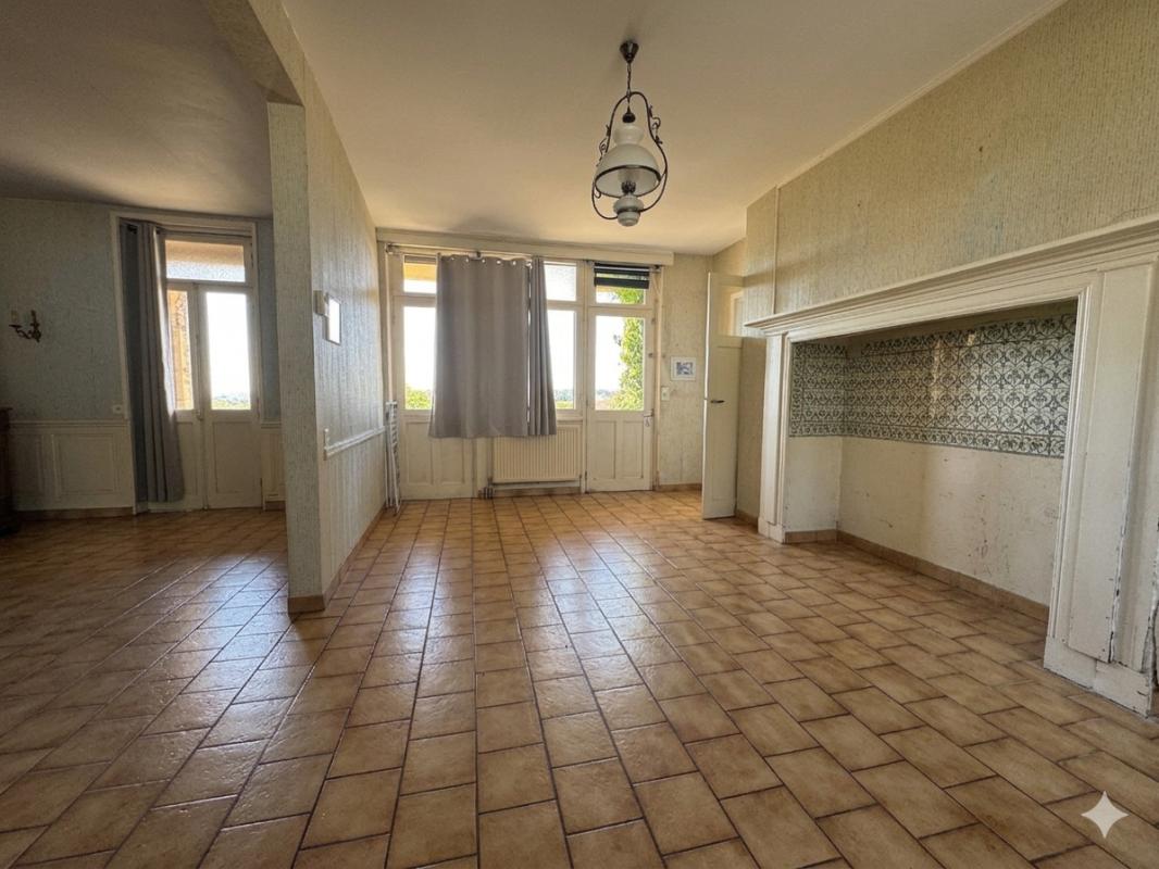 FERRIERES Maison de 1900, 91m2, 2 chambres , jardin , cave, à Ferrières (10mn d'AMIENS) ..... très gros potentiel 6