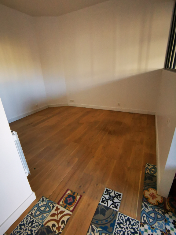 BORDEAUX BORDEAUX  -  MURS COMMERCIAUX/PROFESSIONNELS  LIBRES 5