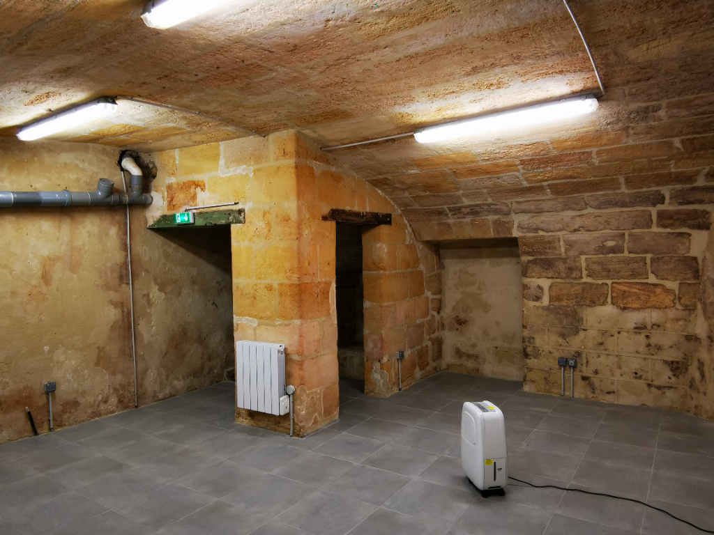 BORDEAUX BORDEAUX  -  MURS COMMERCIAUX/PROFESSIONNELS  LIBRES 9