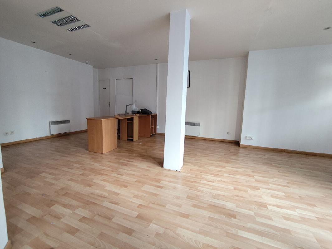 SAINT-BRIEUC SAINT BRIEUC - Local commercial ou professionnel Belle visibilité 6