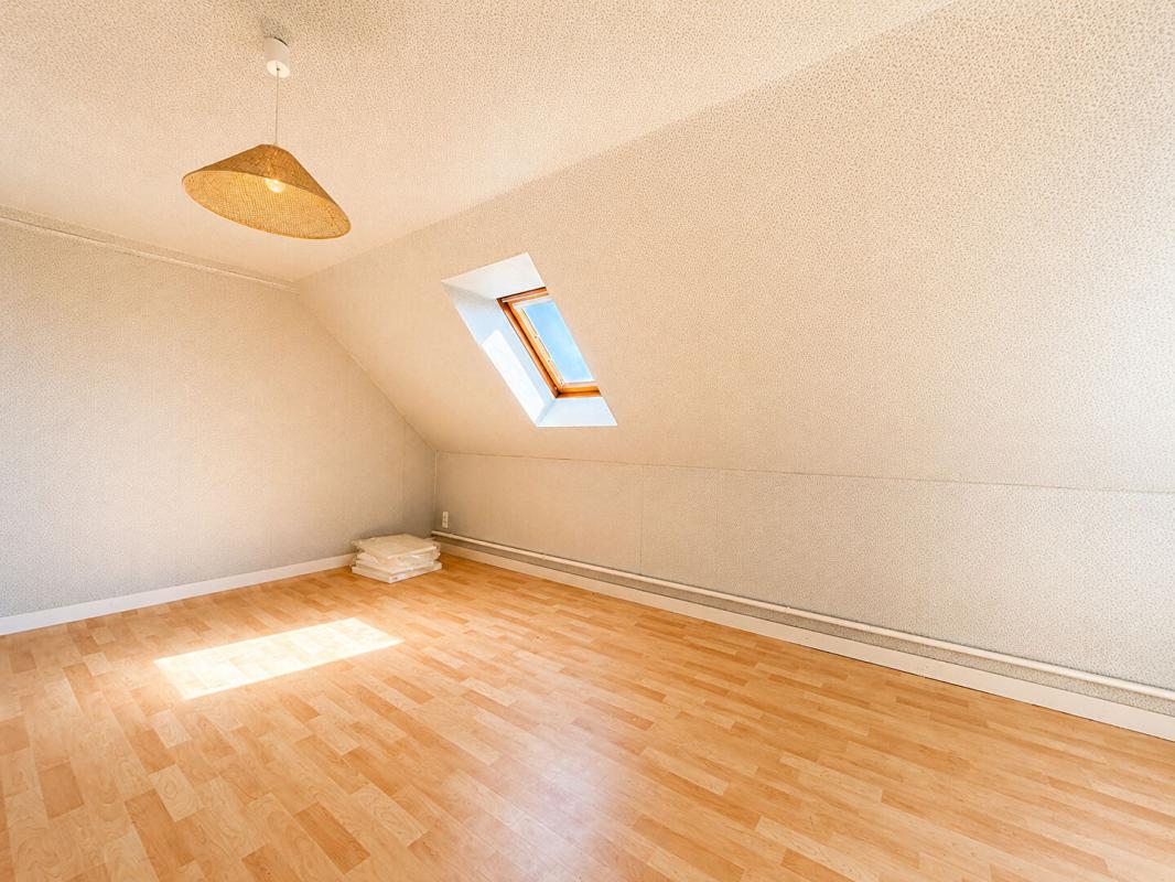 BELLEME Bellême centre à pied - Grande maison 7 chambres avec jardin de 1800 m², garage et fort potentiel 16