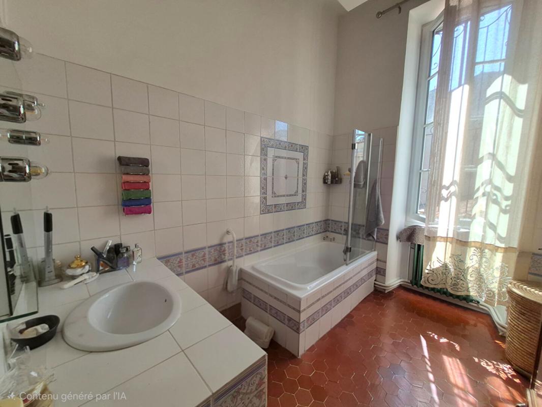 MARSEILLE-6E-ARRONDISSEMENT Appartement Marseille 13006  T6 161 m2 9