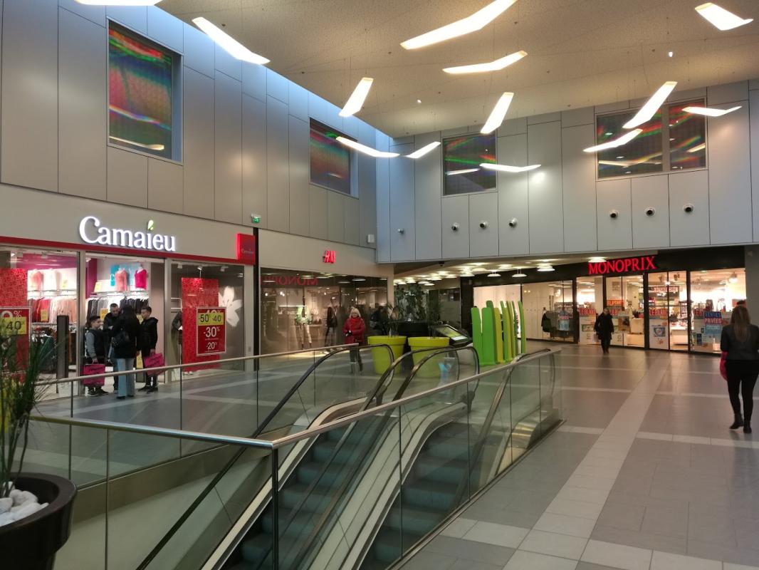 SAINT-BRIEUC SAINT BRIEUC - CENTRE COMMERCIAL, LOCAL 143 m², EMPLACEMENT N°1 4