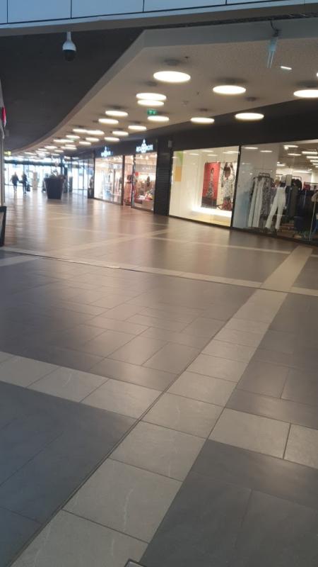 SAINT-BRIEUC SAINT BRIEUC - CENTRE COMMERCIAL, LOCAL 143 m², EMPLACEMENT N°1 5