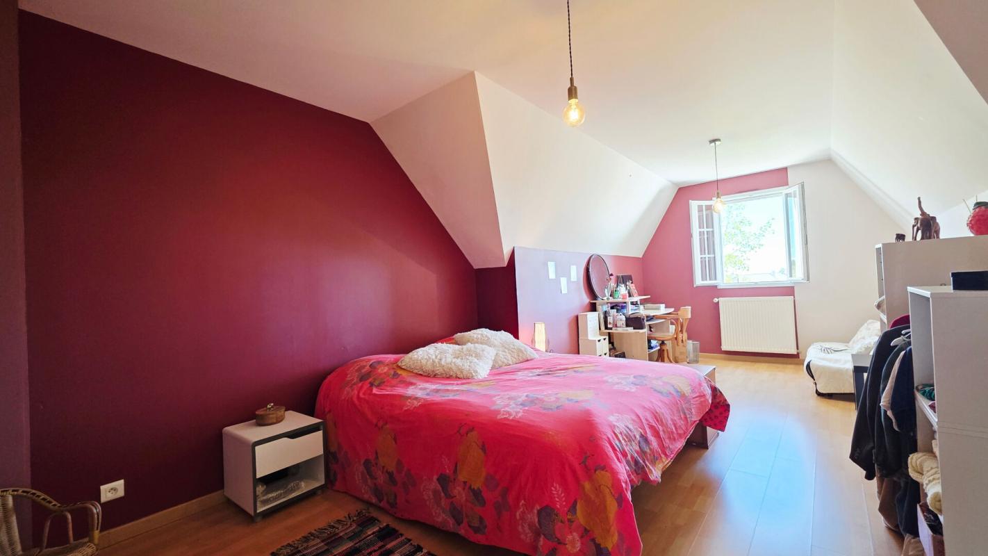 SAINT-DOULCHARD SAINT DOULCHARD MAISON 8 PIECES 6 CHAMBRES PISCINE GARAGE DÉPENDANCE 13