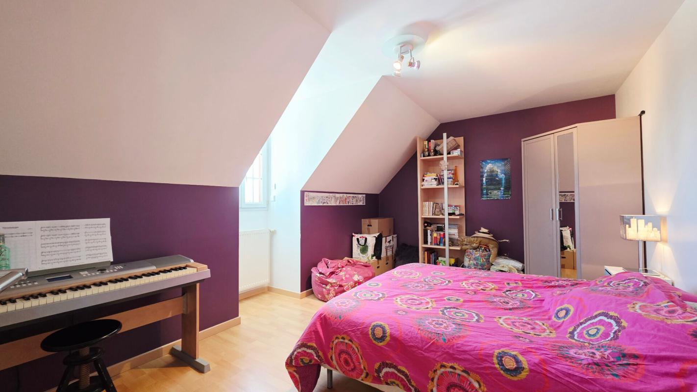 SAINT-DOULCHARD SAINT DOULCHARD MAISON 8 PIECES 6 CHAMBRES PISCINE GARAGE DÉPENDANCE 15