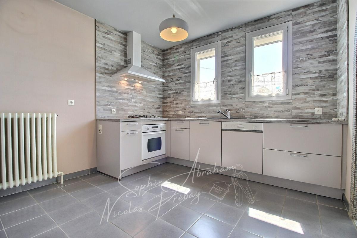 TOURY Maison individuelle avec sous-sol et jardin 3