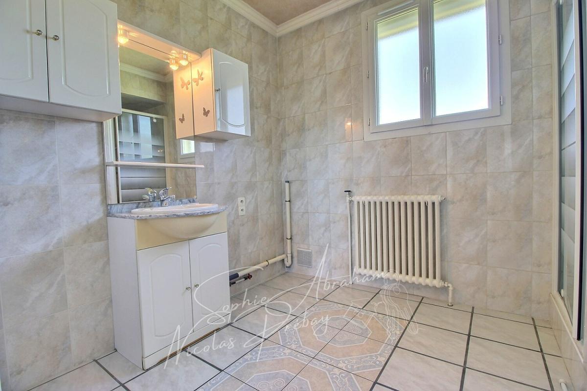 TOURY Maison individuelle avec sous-sol et jardin 7