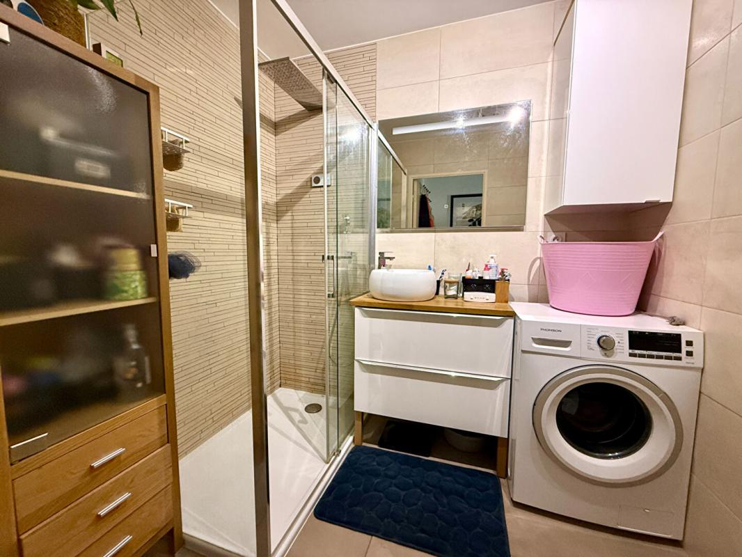 ISTRES Appartement de type 3 avec grande terrasse et 2 places de parking 6