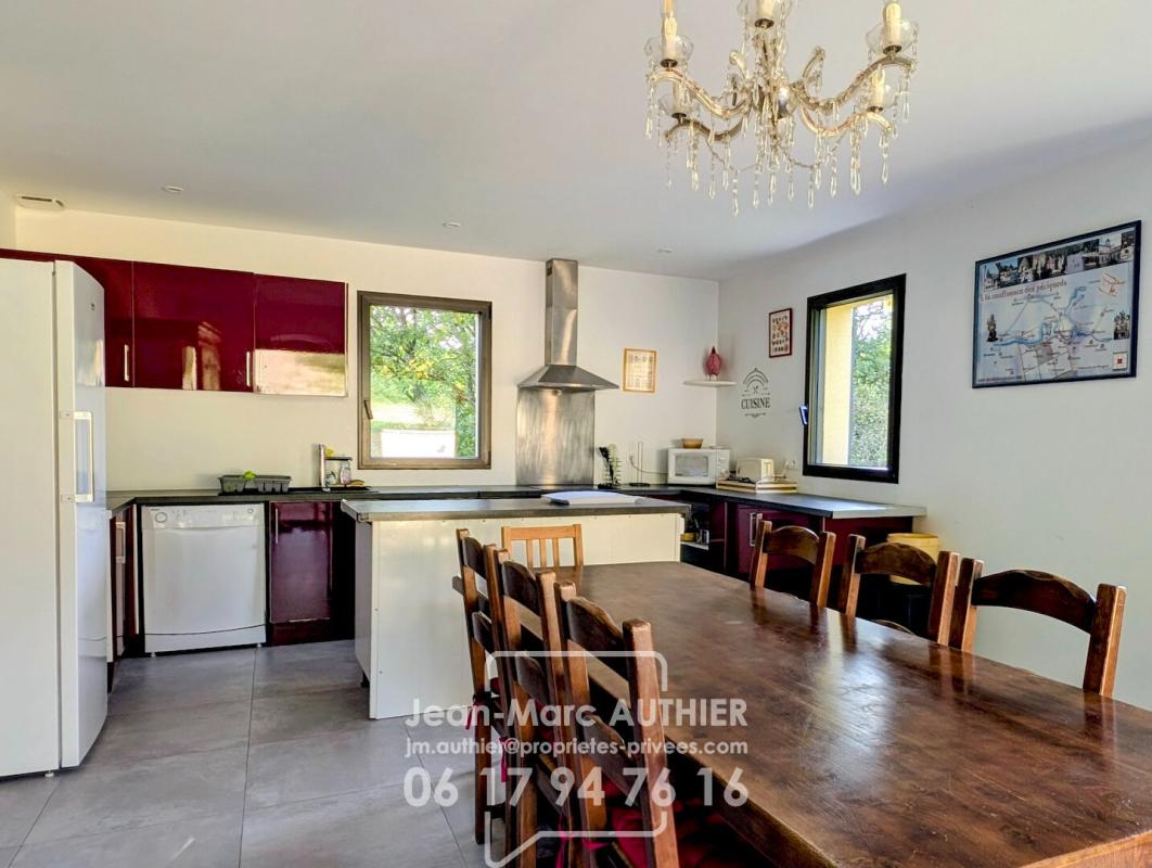 BELVES Propriété de charme, 212 m2, 6 chambres, piscine chauffée sur 6774 m2 8