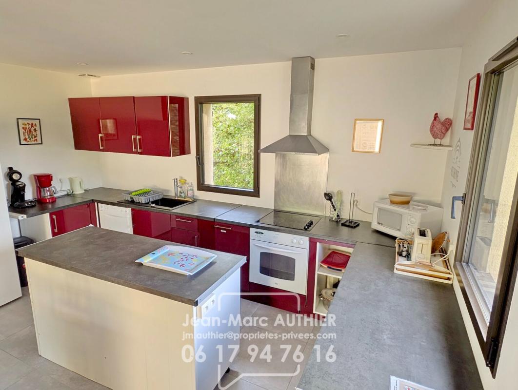 BELVES Propriété de charme, 212 m2, 6 chambres, piscine chauffée sur 6774 m2 9